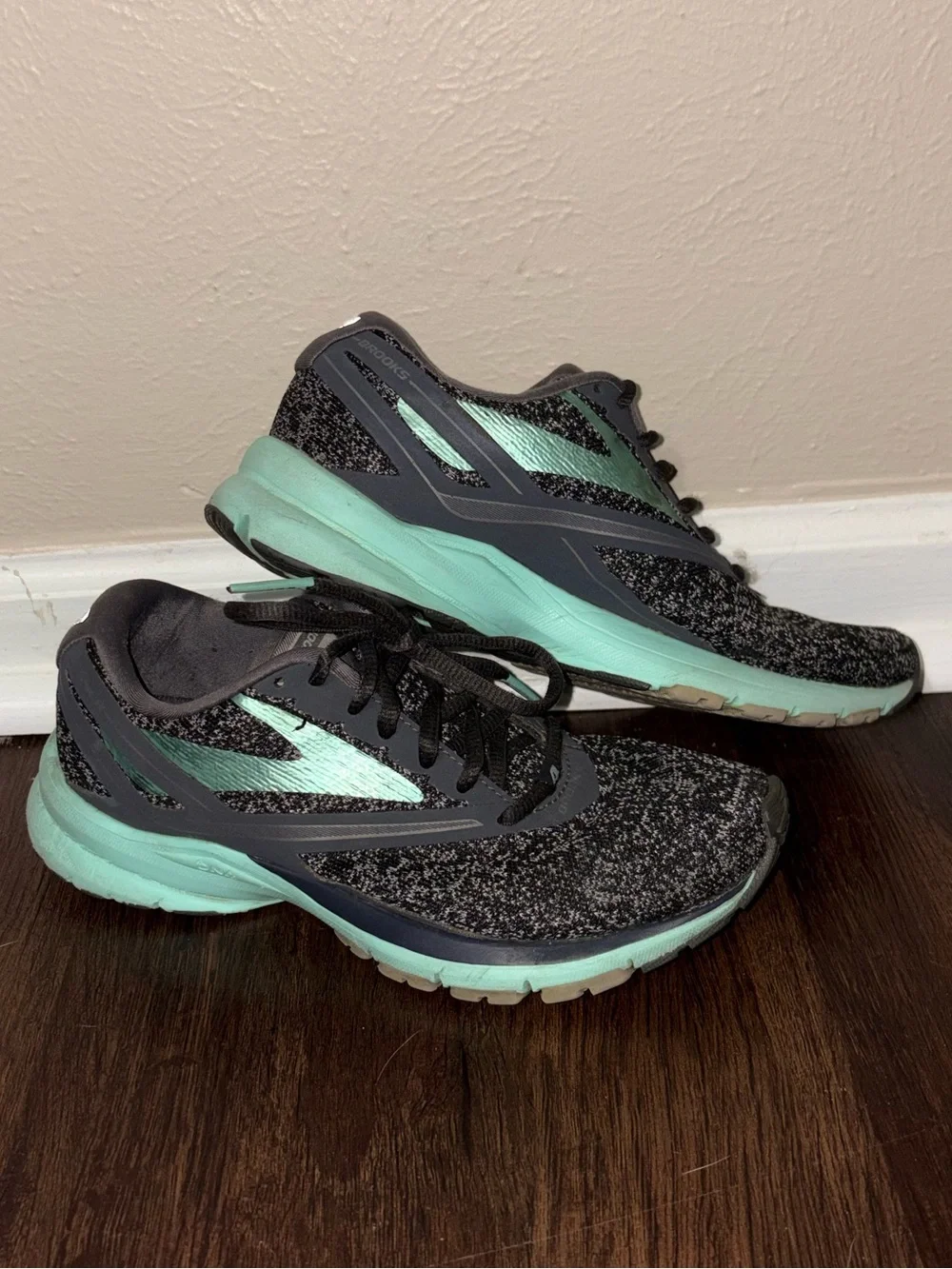 Brooks Launch 4 Womens Running Shoes